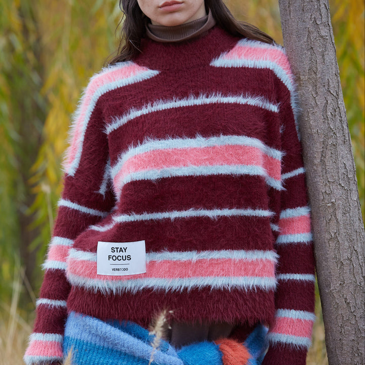 MAGLIA A RIGHE BOXY 'STAY FOCUS' bordeaux e rosa