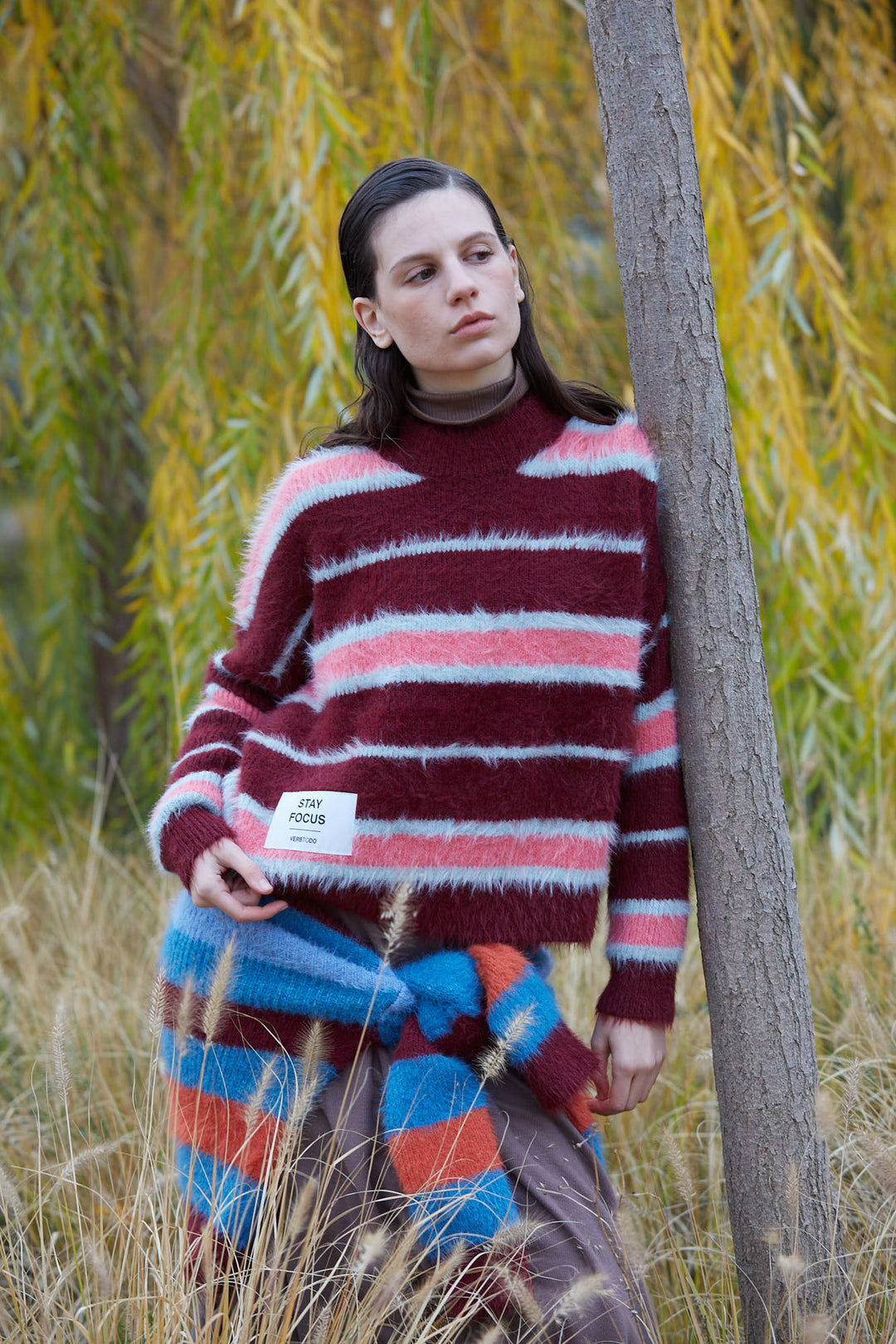 MAGLIA A RIGHE BOXY 'STAY FOCUS' bordeaux e rosa