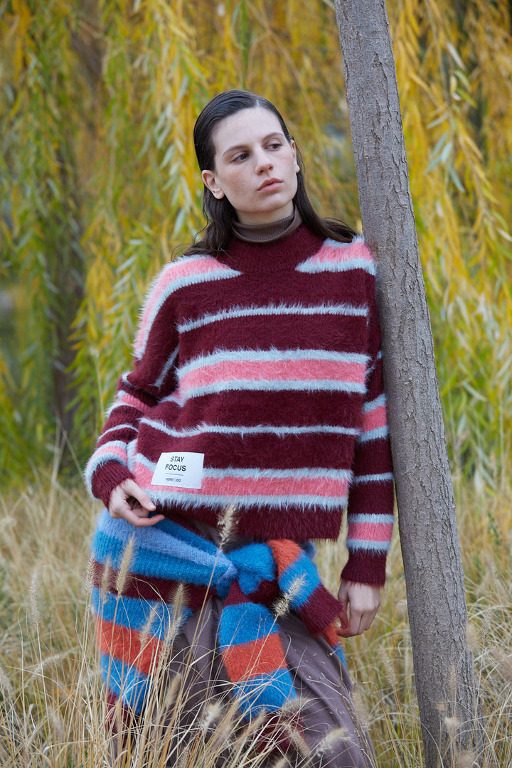 MAGLIA A RIGHE BOXY 'STAY FOCUS' bordeaux e rosa