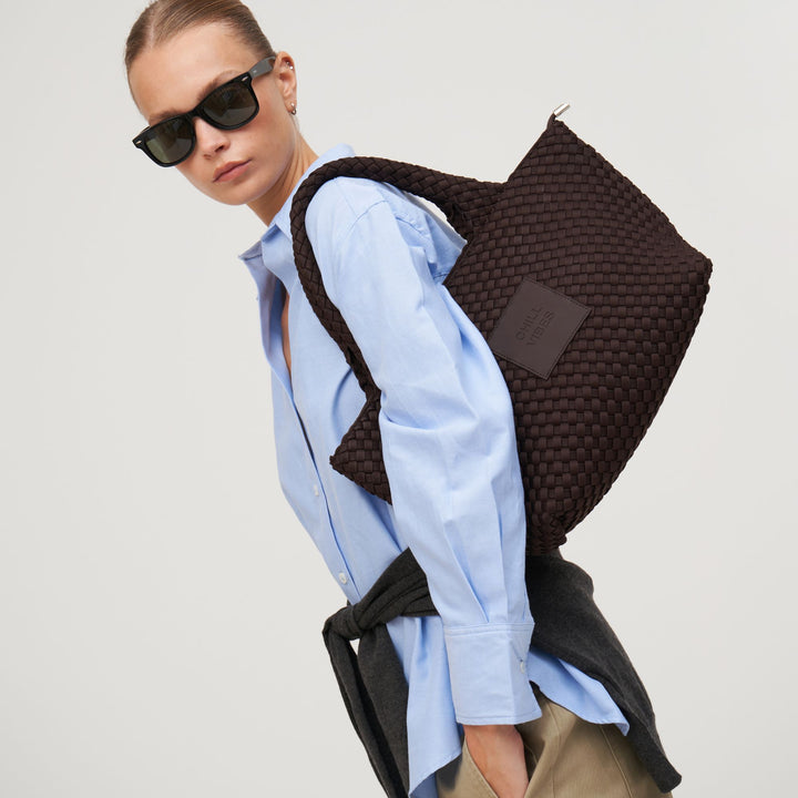 SAC MOYEN en néoprène 'CHILL VIBES' uni - marron foncé
