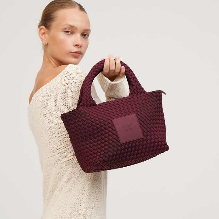 Borsa piccola in neoprene 'START NOW' bicolore bordeaux e vino