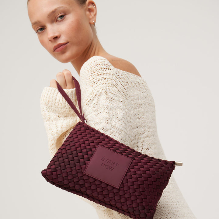Pochette in neoprene 'START NOW' bicolore bordeaux e vino