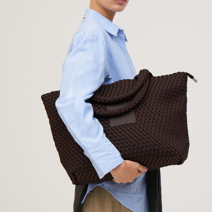 Borsa grande in neoprene 'CHILL VIBES' tinta unita - marrone scuro