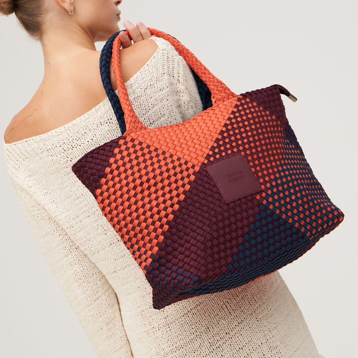GRAND SAC en néoprène 'VISION & MISSION' ton mixte - bleu marine & bordeaux & orange