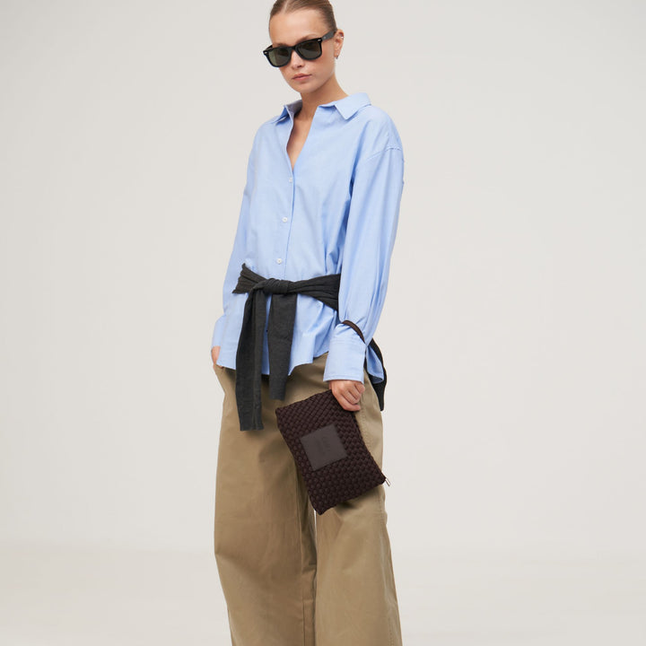 Pochette in neoprene 'CHILL VIBES' tinta unita - marrone