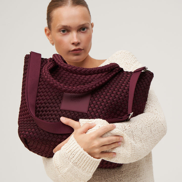 Neoprene LARGE BAG 'START NOW' two-tone burgundy and wine