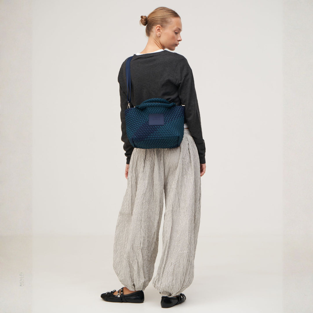 PETIT SAC en néoprène 'LIFE IS SIMPLE' bicolore vert bouteille et bleu marine