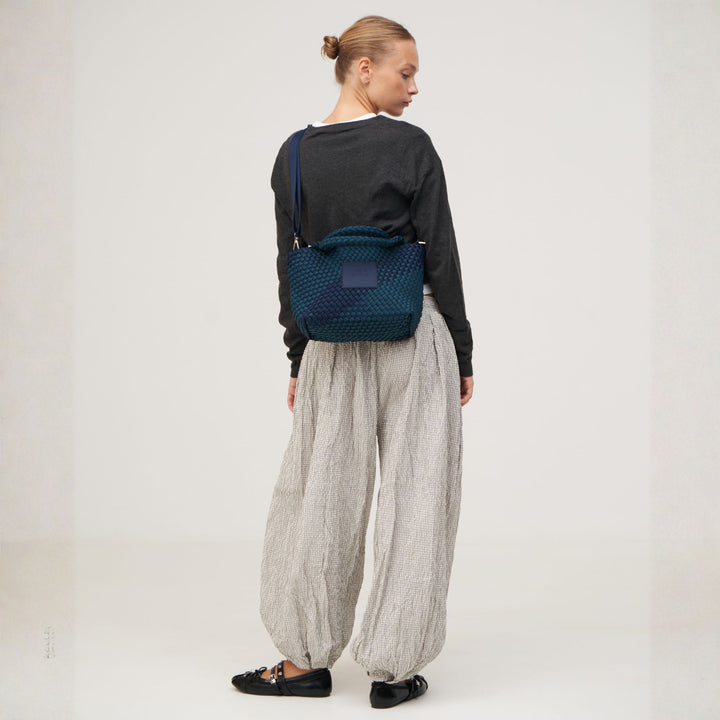 PETIT SAC en néoprène 'LIFE IS SIMPLE' bicolore vert bouteille et bleu marine