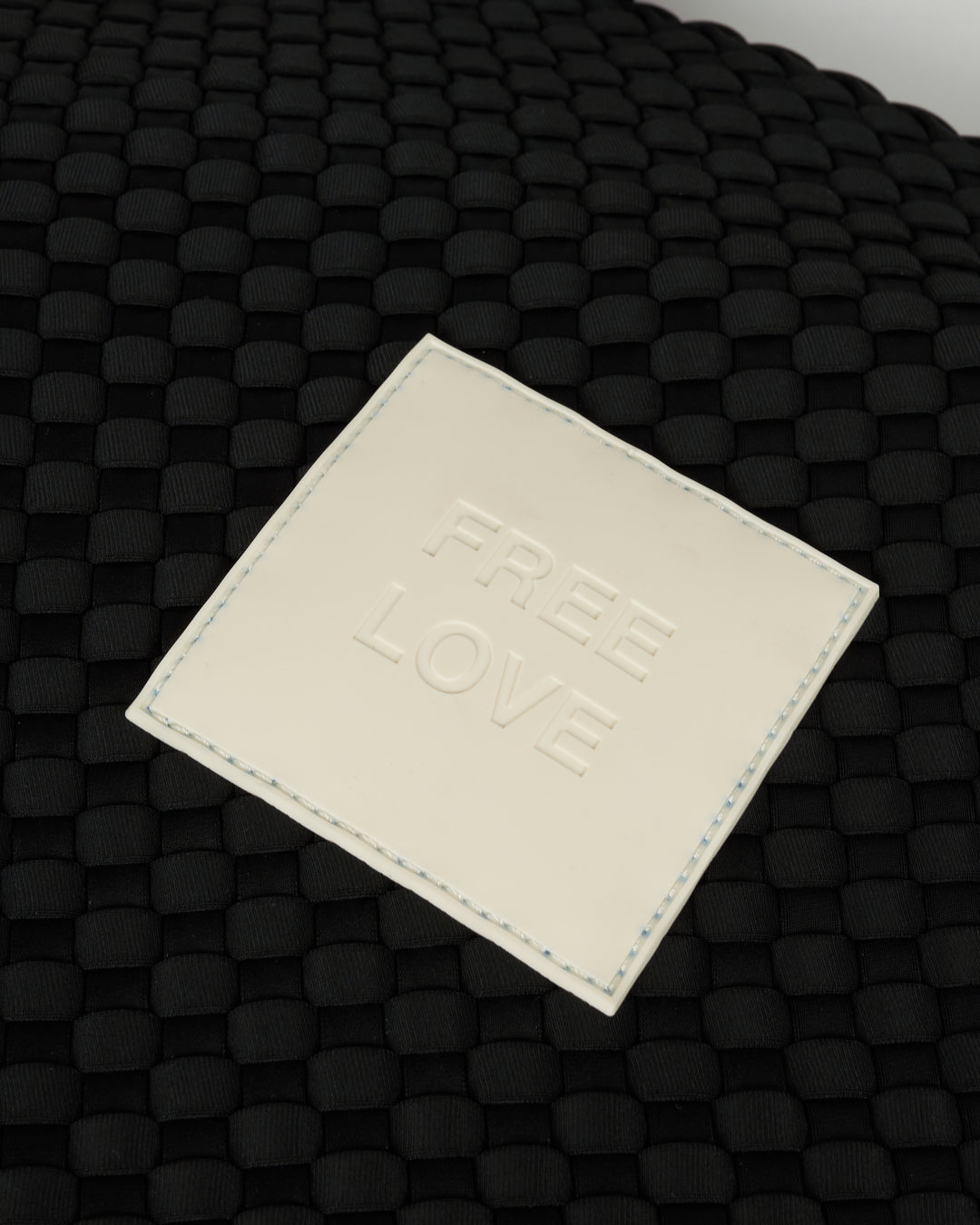 Neoprene LARGE BAG 'FREE LOVE' black