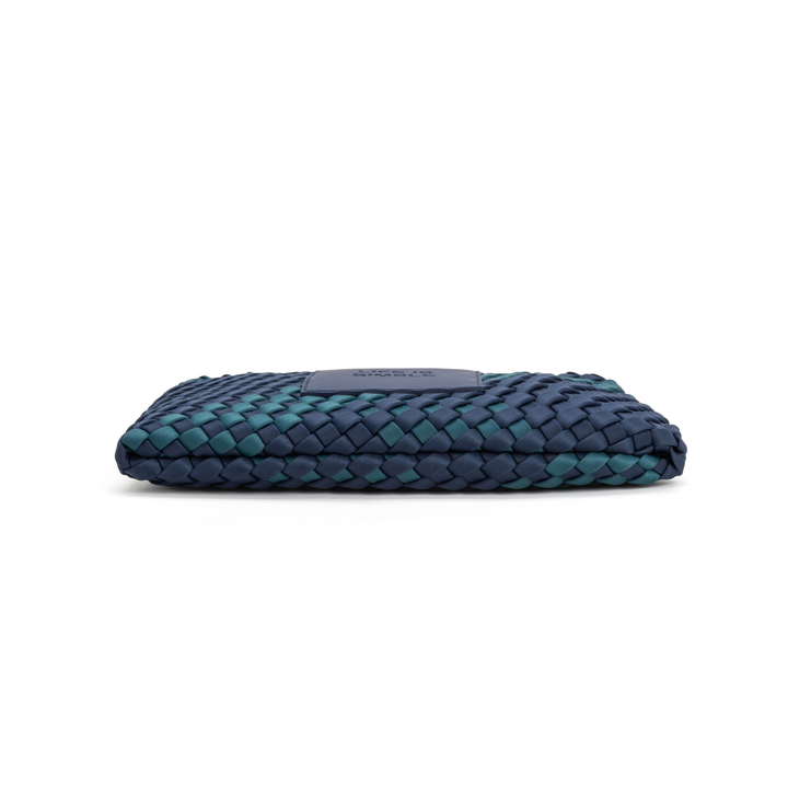 Pochette in neoprene 'LIFE IS SIMPLE' bicolore verde bottiglia e blu navy
