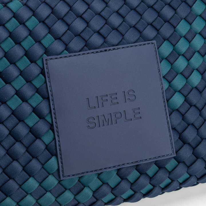 Pochette in neoprene 'LIFE IS SIMPLE' bicolore verde bottiglia e blu navy