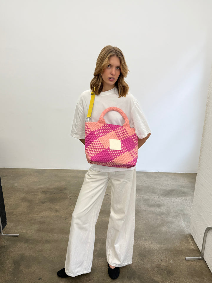 Neoprene MEDIUM BAG 'RISE UP' two-tone pink