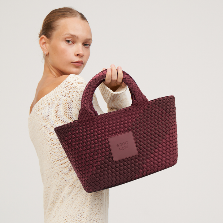 Borsa media in neoprene 'START NOW' bicolore bordeaux e vino